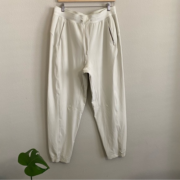 Lululemon License to train high- rise pant - Picture 2 of 9